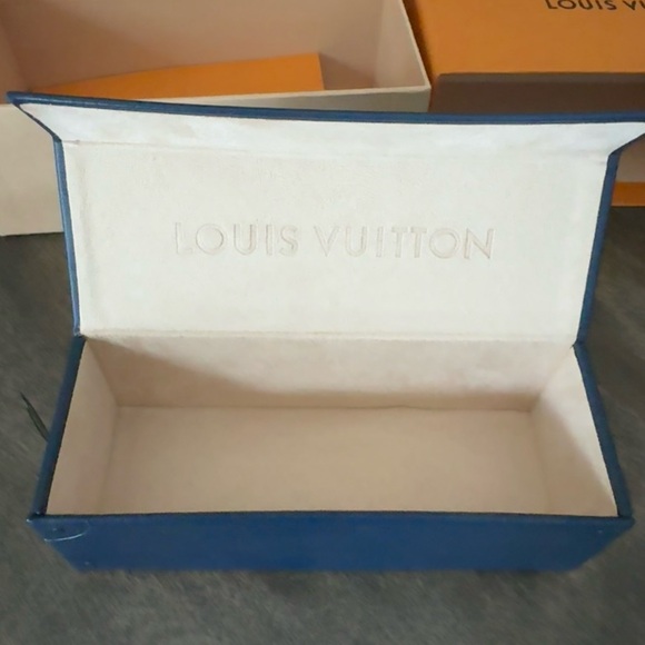 Authentic Louis Vuitton Clockwise Canvas Sunglasses Luxury - Picture 11 of 13